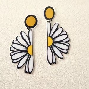 Half Daisy Retro Dangle Earrings